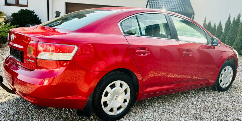 Toyota Avensis cena 25900 przebieg: 225000, rok produkcji 2010 z Ostrów Wielkopolski małe 106